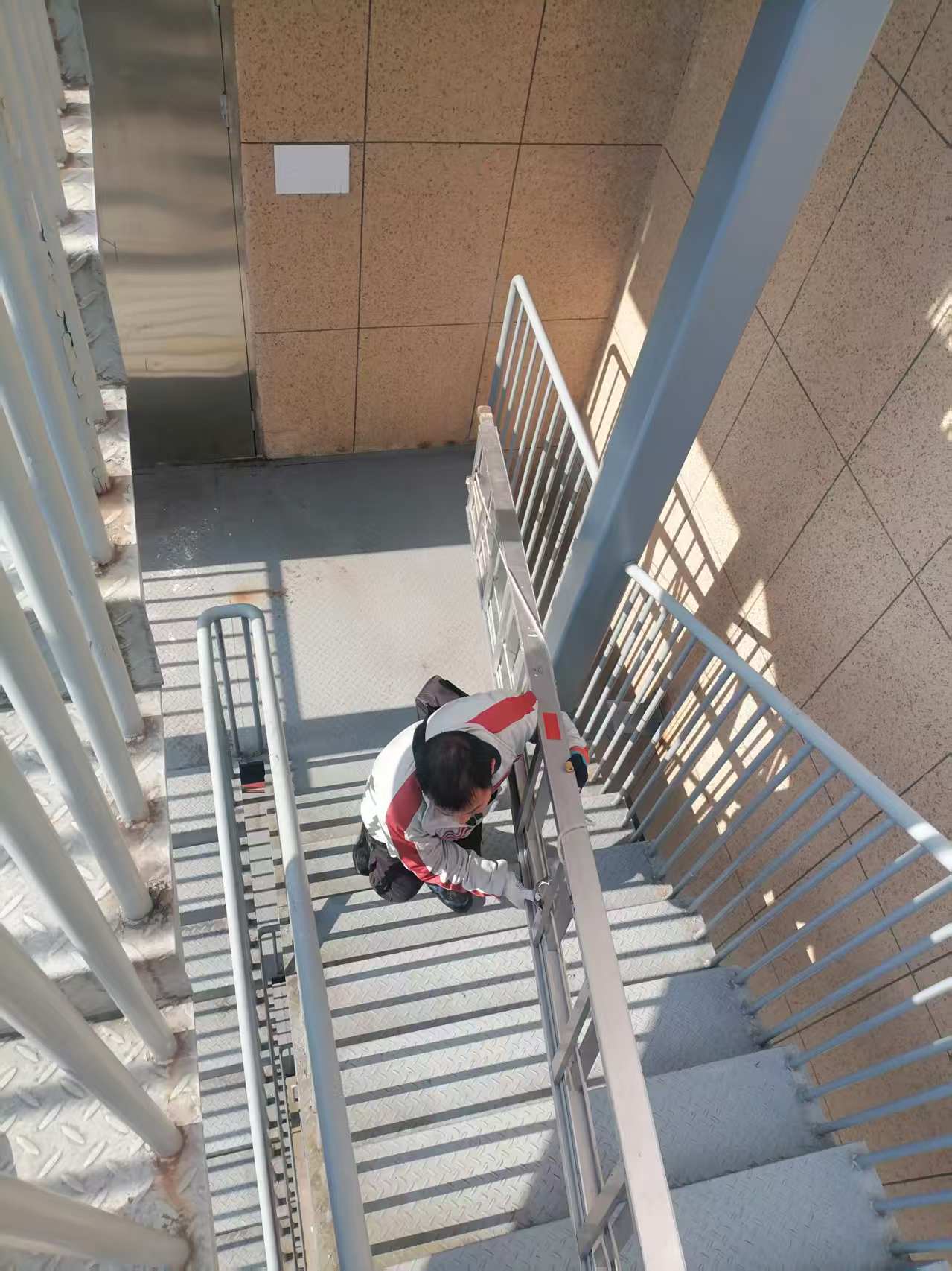 水箱清洗 不锈钢水箱清洗 酒店水箱清洗 (图2)