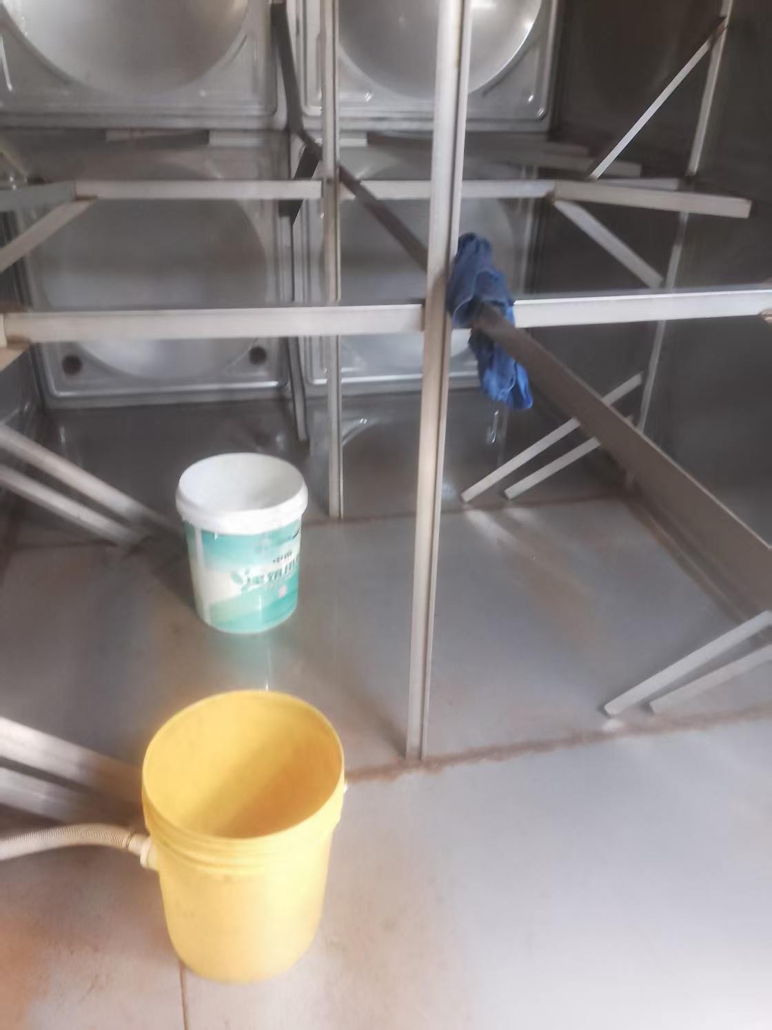 水箱清洗方法 清洗水箱电话(图2)