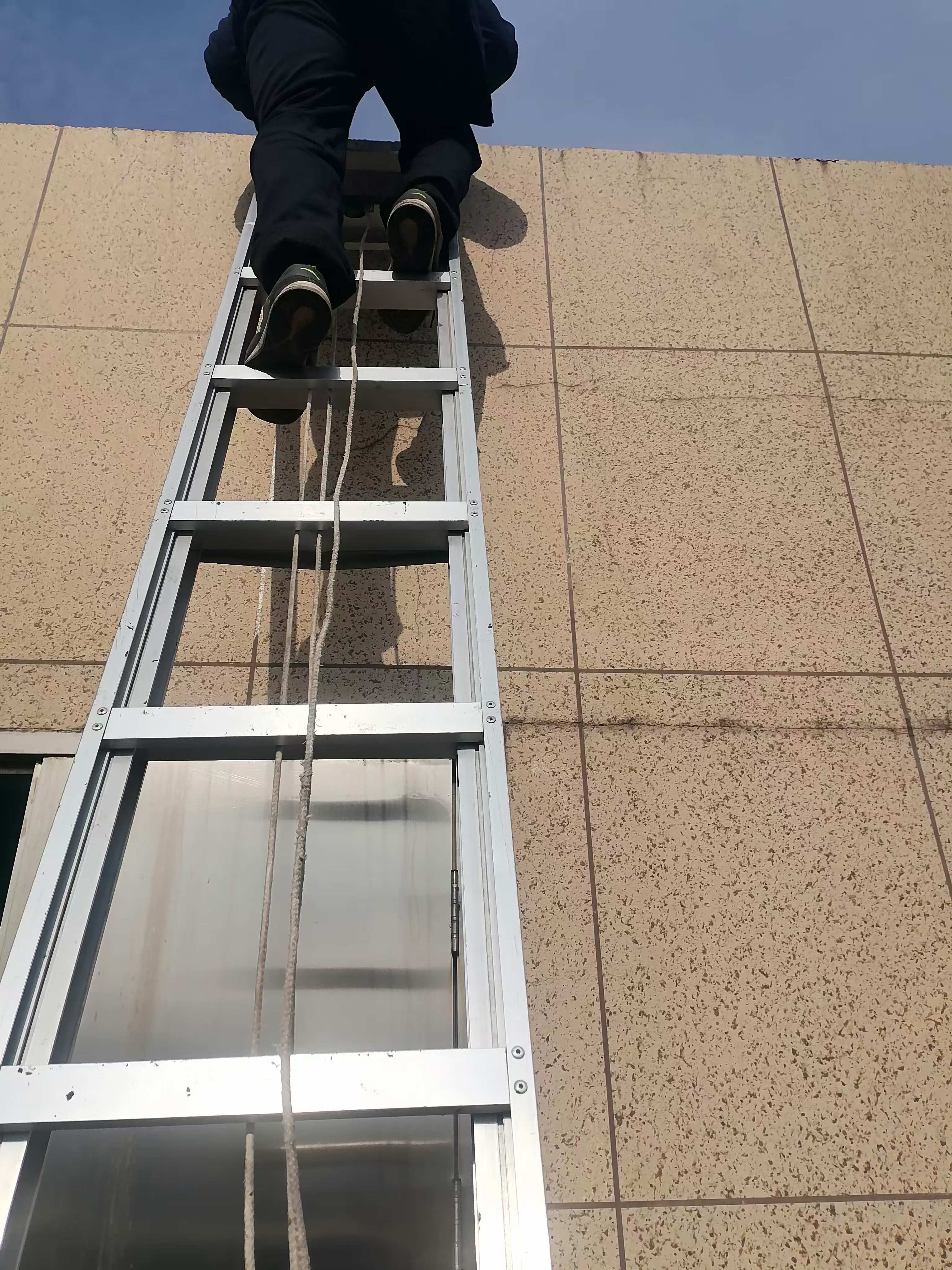 九江水箱清洗消毒电话 九江水箱清洗电话(图2)