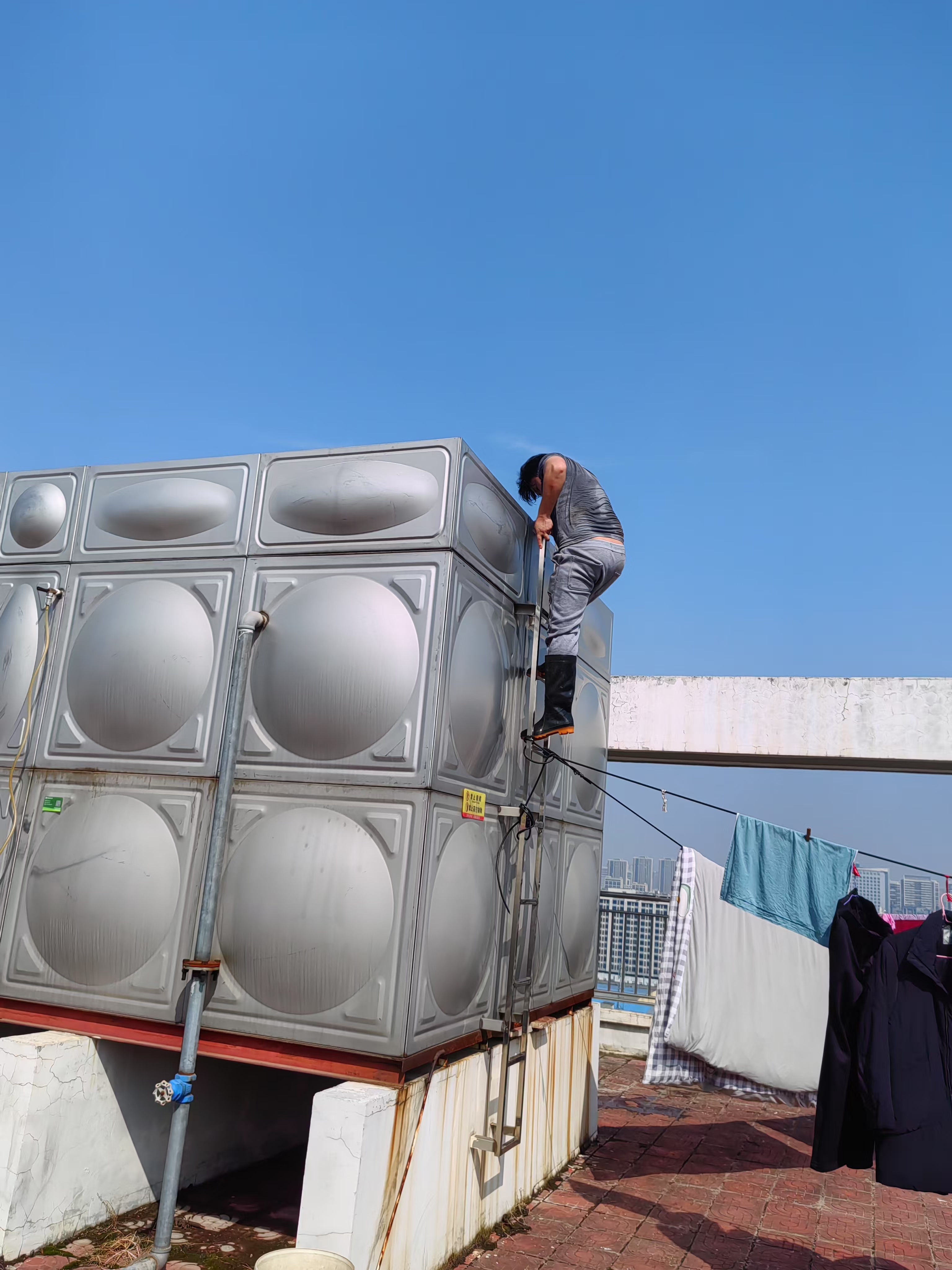 南昌扬子洲清洗水箱公司(图1)