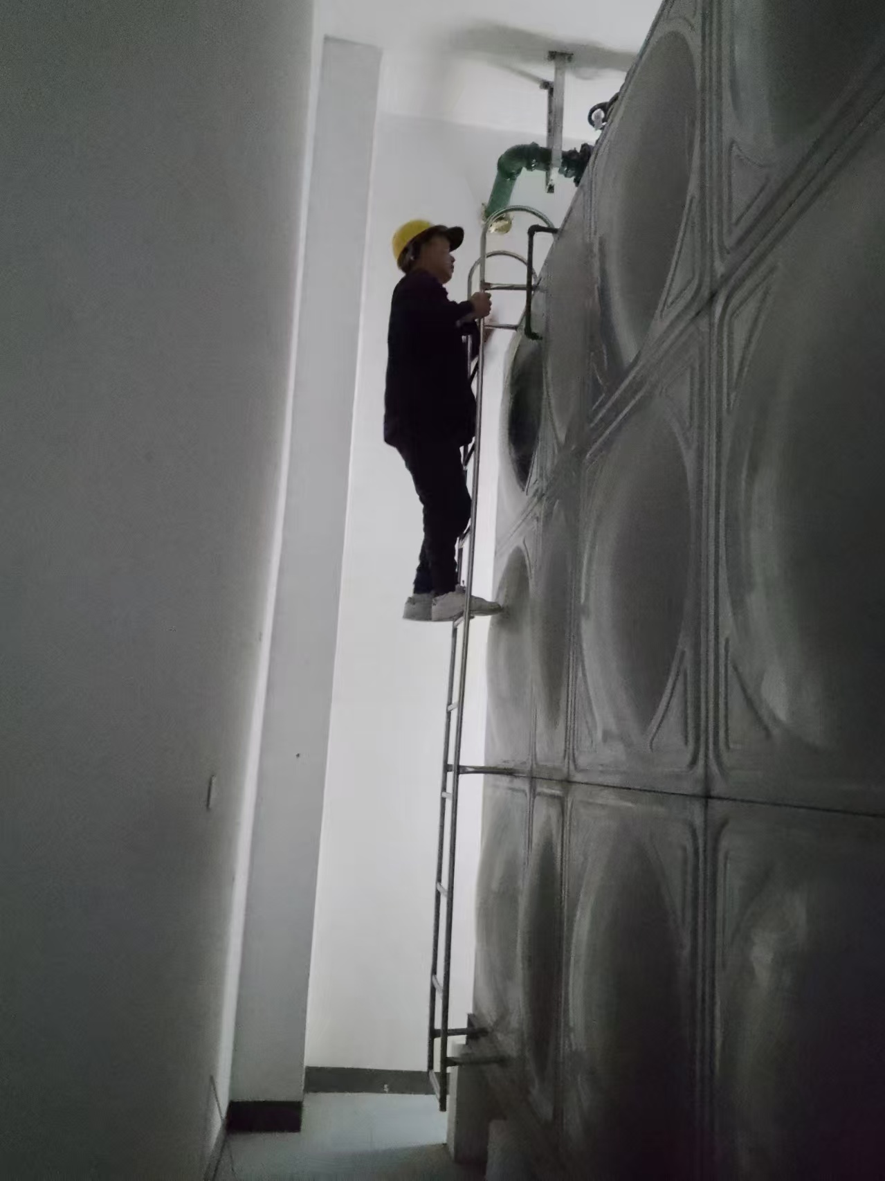 南昌罗家清洗水箱公司(图1)